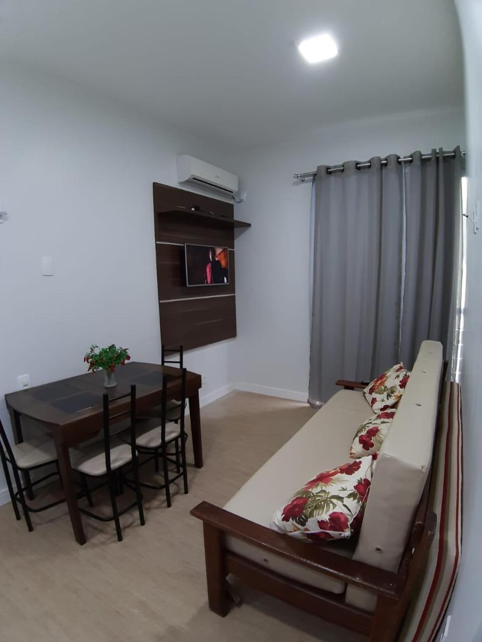 Apartamento Ilha Dos Patos Ingleses Na Beira Do Mar Флоріанополіс Номер фото